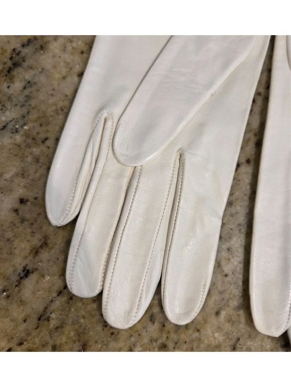 Vintage Womens Size S 6.5 White Leather Formal Gloves Embroidered Flower Dainty